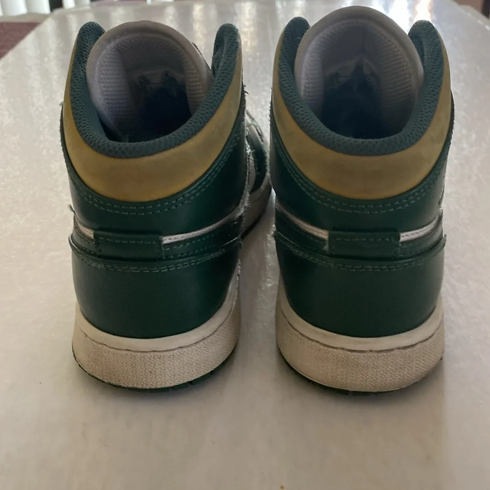 Nike Air Jordan 1 Mid 554725-371 Sneakers - Green and White Size 4.5 Y